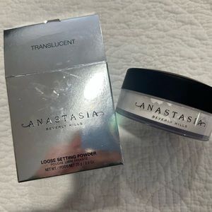 🌟BOGO🌟 Buy 1, Get 1 1/2 off!!  Anastasia Setting Powder NIB